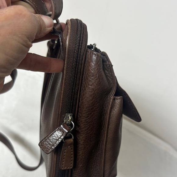 Fossil Brown Leather Crossbody Bag with Adjustable Strap - Picture 5 of 12